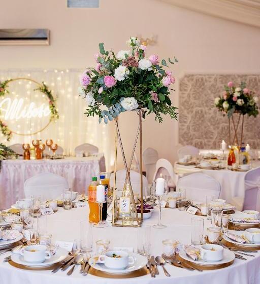 민박 Pałac Jabłonowo