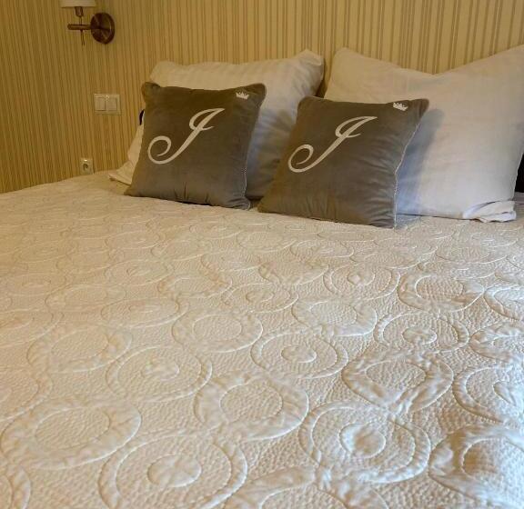 민박 Pałac Jabłonowo