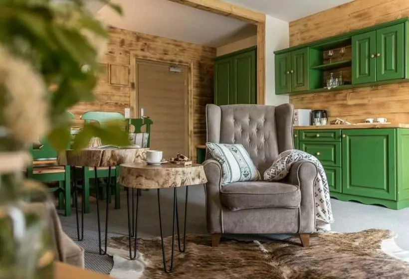 Aamiaismajoitus (B&B) Villa Adamo&spa