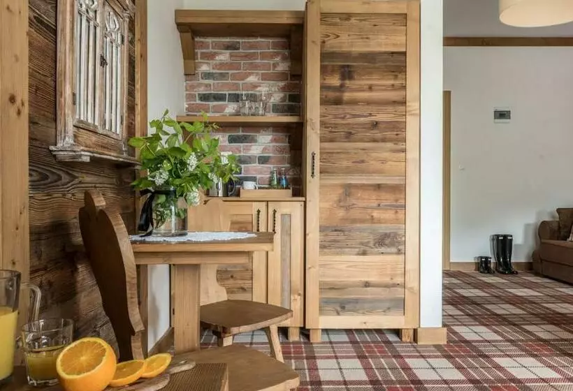 Aamiaismajoitus (B&B) Villa Adamo&spa