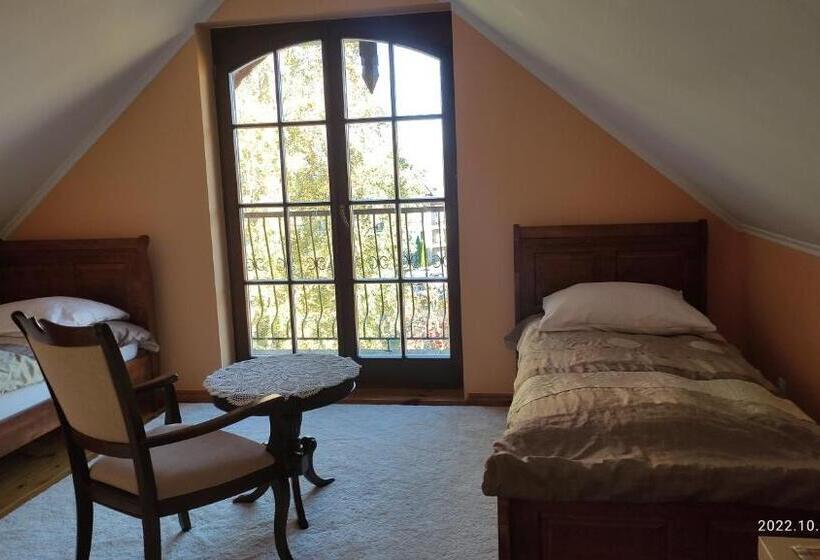 تختخواب و صبحانه Willa Leśna Polana