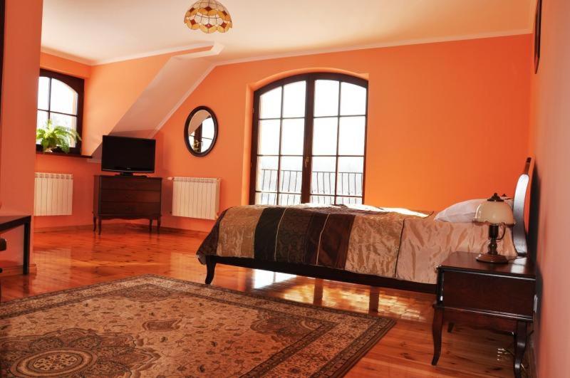 تختخواب و صبحانه Willa Leśna Polana