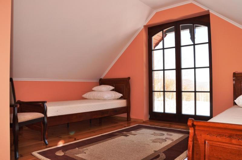 تختخواب و صبحانه Willa Leśna Polana