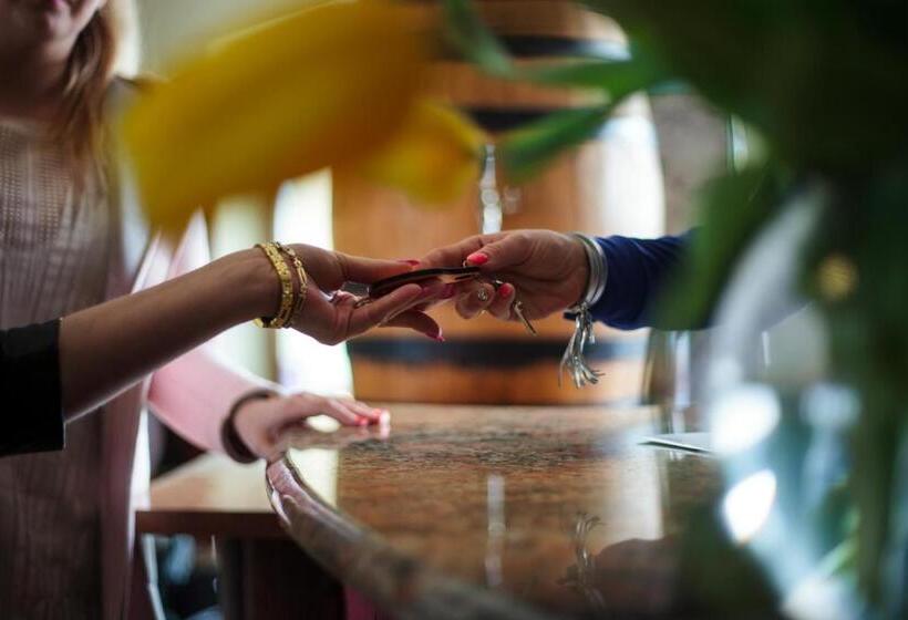 בית מלון כפרי U Grubego