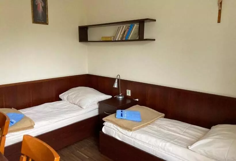 ホテル Uroczysko Porszewice   Ośrodek Konferencyjno Rekolekcyjny Archidiecezji łódzkiej