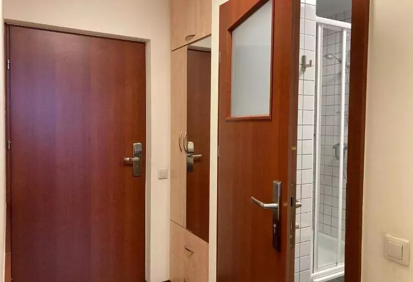 ホテル Uroczysko Porszewice   Ośrodek Konferencyjno Rekolekcyjny Archidiecezji łódzkiej