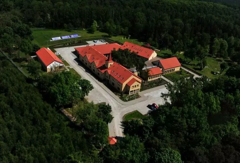ホテル Uroczysko Porszewice   Ośrodek Konferencyjno Rekolekcyjny Archidiecezji łódzkiej