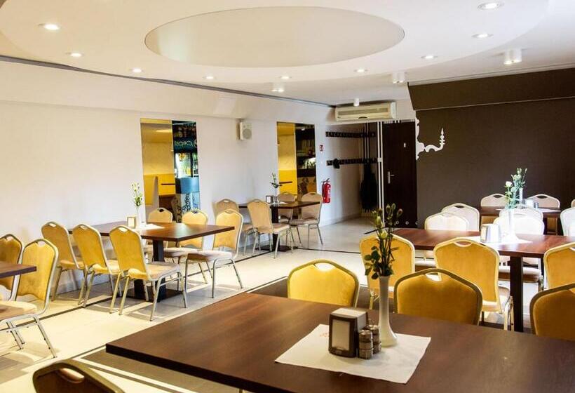 בית מלון כפרי Zamkowa Noclegi Restauracja