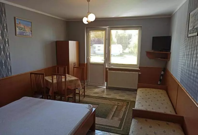 ペンション Apartament I Pokoje Gościnne Budnik