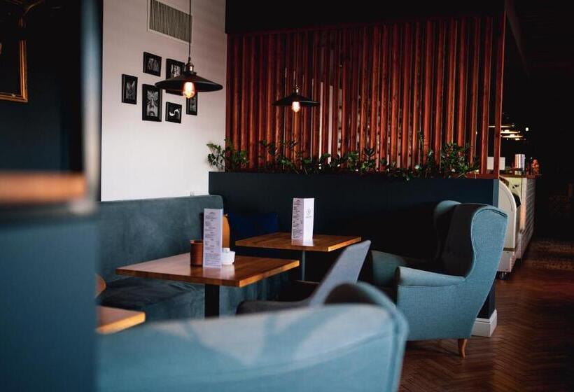 酒店 Restauracja Balton