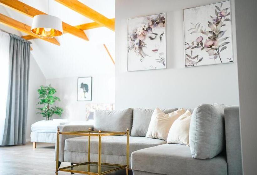 酒店 Restauracja Balton