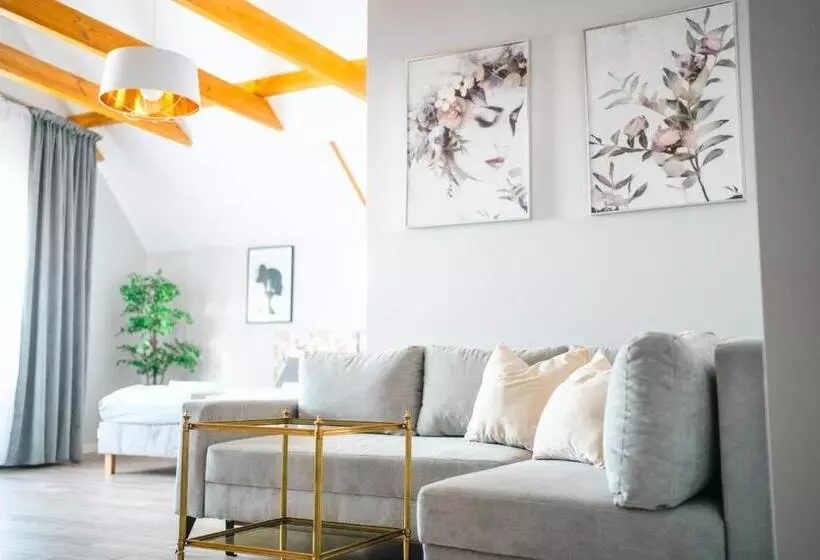 ホテル Restauracja Balton