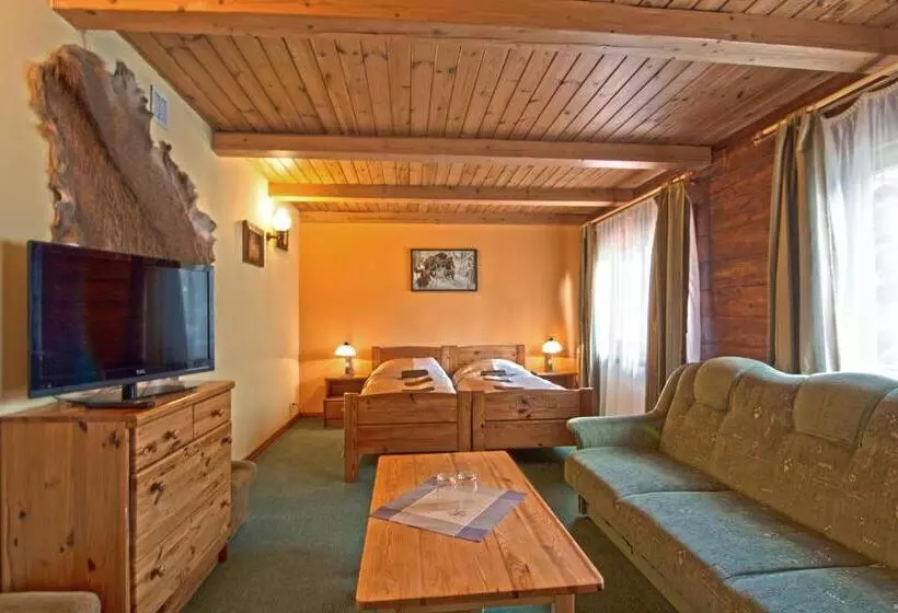 Retkeilymaja Dworek Gawra