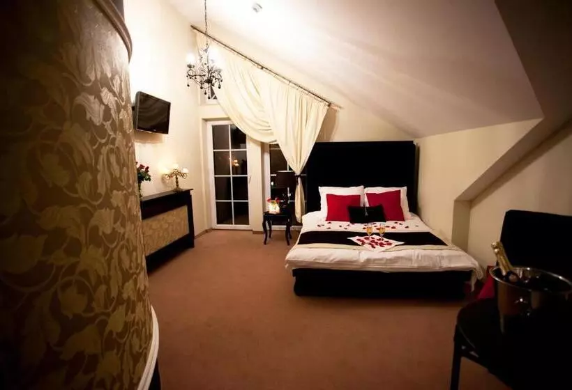 Retkeilymaja Dworek Rajska Góra