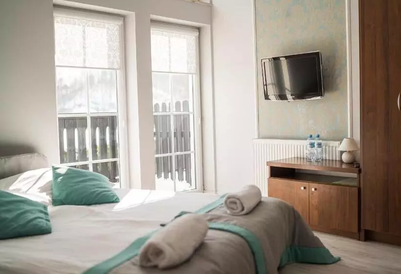 Retkeilymaja Dworek Rajska Góra