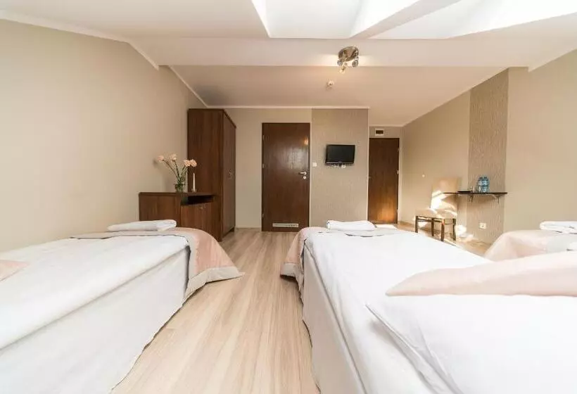 Retkeilymaja Dworek Rajska Góra