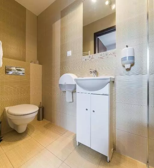 Retkeilymaja Dworek Rajska Góra