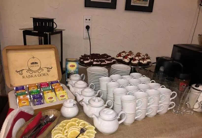 Retkeilymaja Dworek Rajska Góra