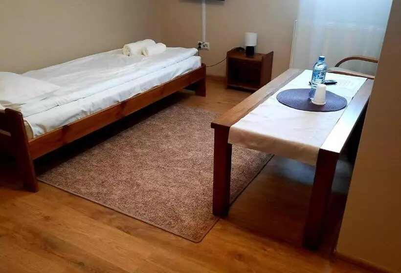 Retkeilymaja Grochowiak