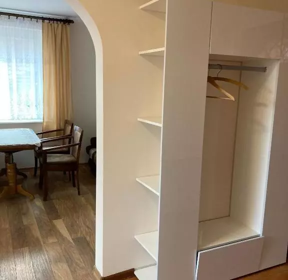 Aamiaismajoitus (B&B) Dom Wczasowy Dorja