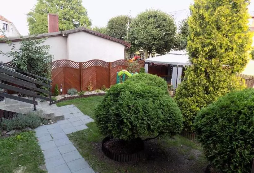 Aamiaismajoitus (B&B) Dom Wczasowy Dorja