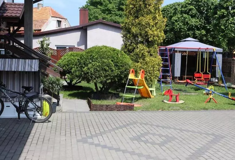 Aamiaismajoitus (B&B) Dom Wczasowy Dorja