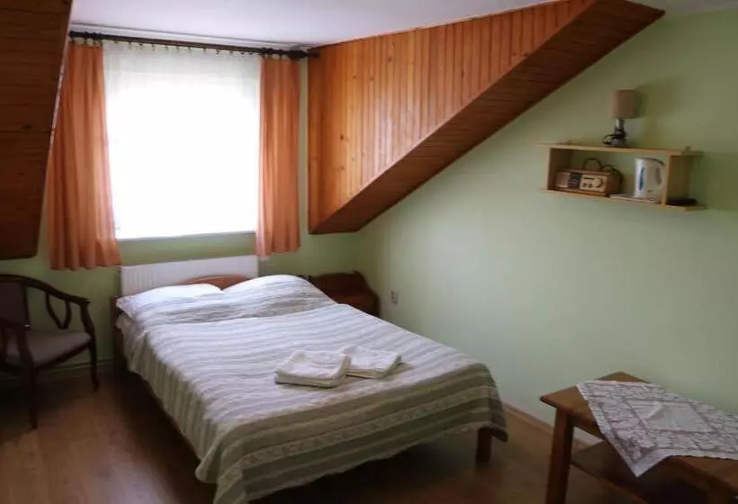 Aamiaismajoitus (B&B) Dom Wczasowy Dorja