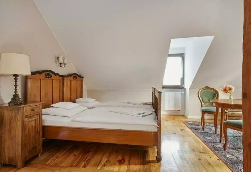 Aamiaismajoitus (B&B) Pałac W Orli   Pokoje, Restauracja