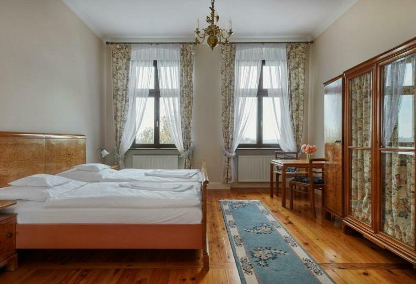 مبيت وإفطار Pałac W Orli   Pokoje, Restauracja