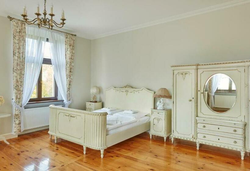 مبيت وإفطار Pałac W Orli   Pokoje, Restauracja