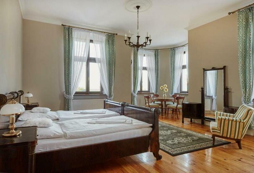 مبيت وإفطار Pałac W Orli   Pokoje, Restauracja