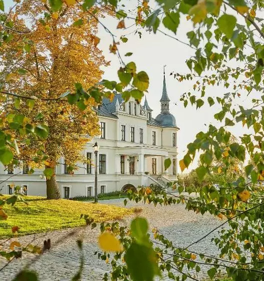 Aamiaismajoitus (B&B) Pałac W Orli   Pokoje, Restauracja