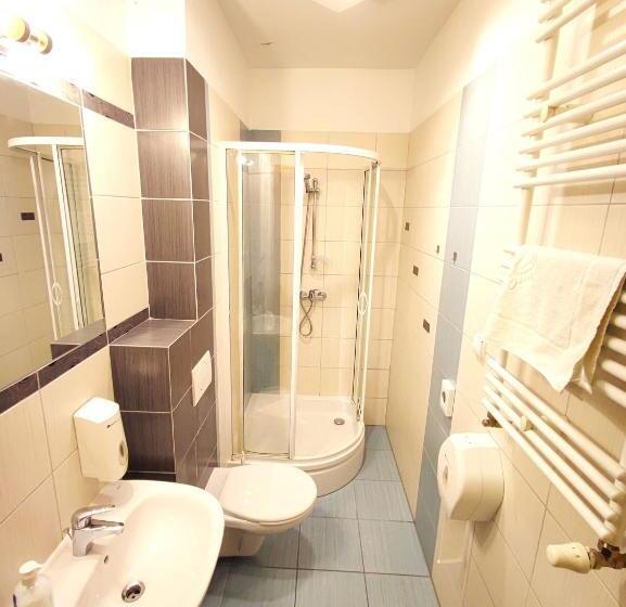 민박 Rezydencja 5 Dębów