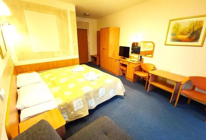 تختخواب و صبحانه Rezydencja 5 Dębów