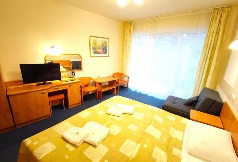 تختخواب و صبحانه Rezydencja 5 Dębów