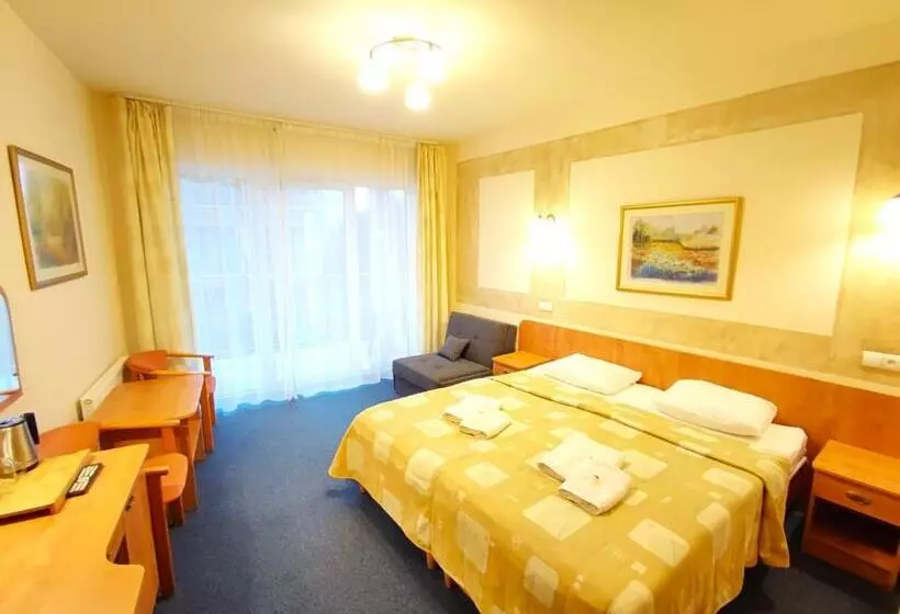 تختخواب و صبحانه Rezydencja 5 Dębów