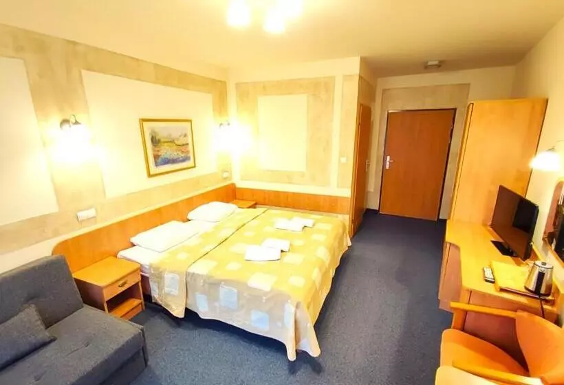 تختخواب و صبحانه Rezydencja 5 Dębów