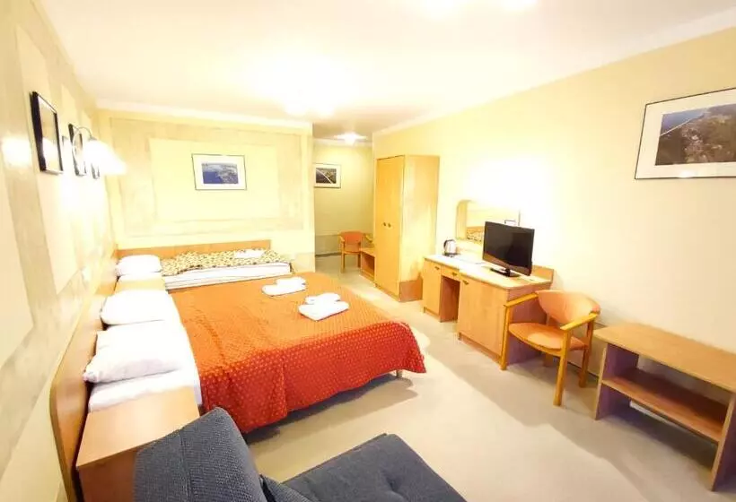 تختخواب و صبحانه Rezydencja 5 Dębów