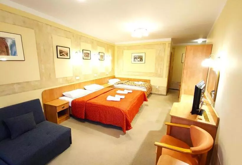 تختخواب و صبحانه Rezydencja 5 Dębów