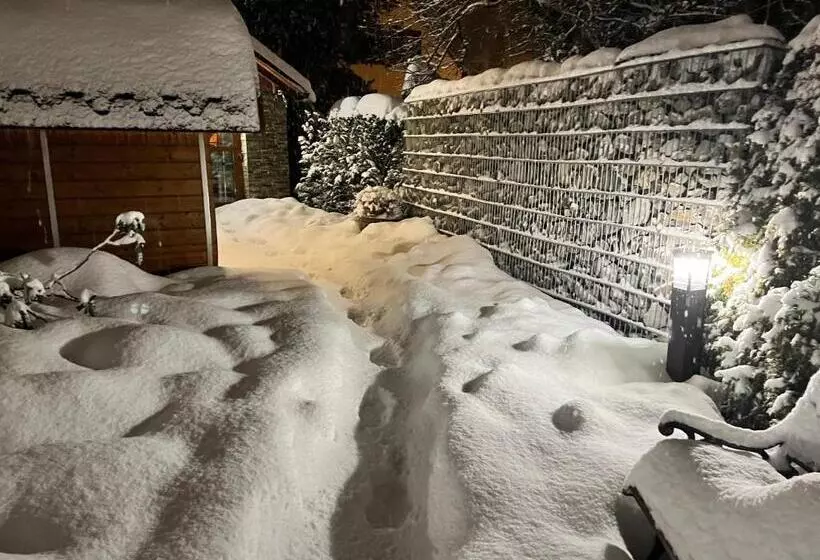 Aamiaismajoitus (B&B) Willa Pod Czantorią Spa Ustroń