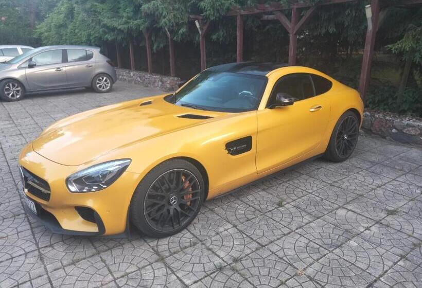 호텔 Dworek Pod Herbem