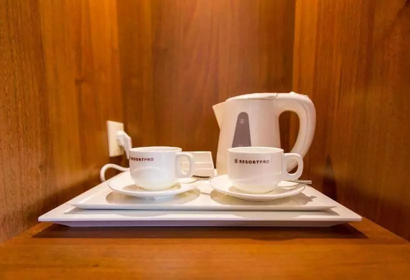 ホテル Elgrom Falenty Park