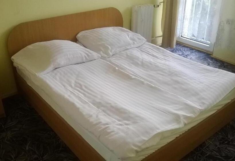 호텔 Hostel Refleks