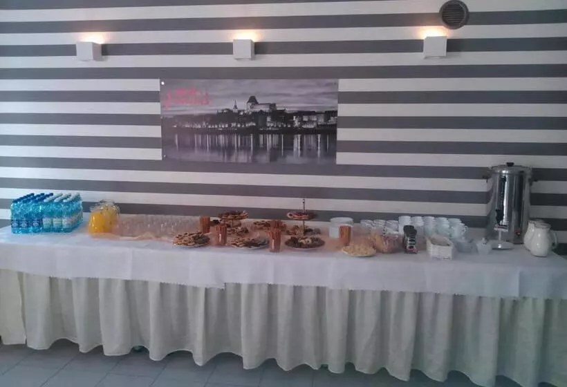 هتل Hostel Refleks