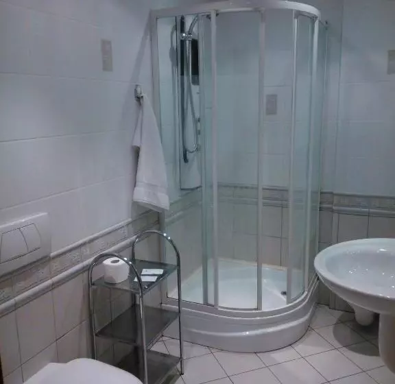 هتل Hostel Refleks