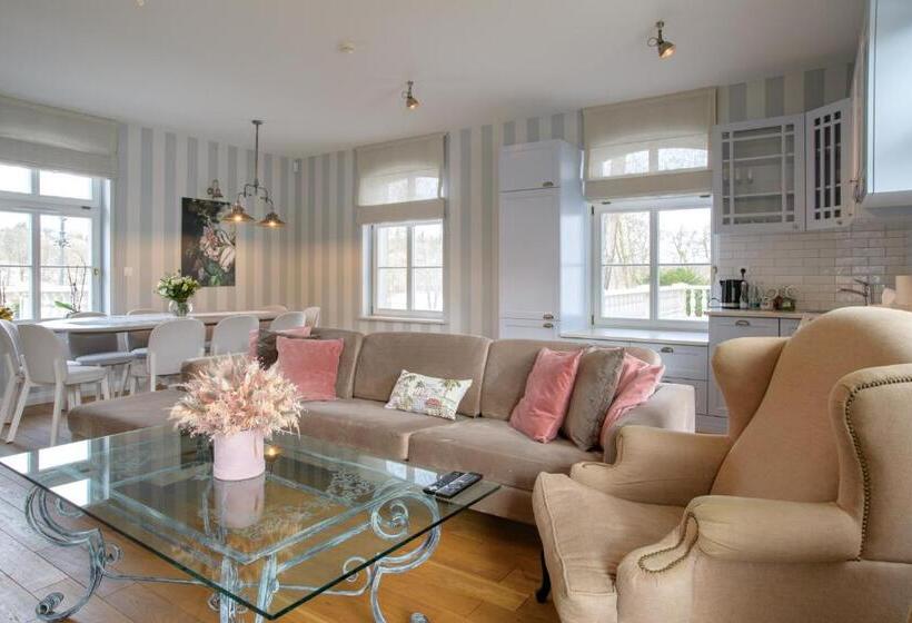 בית מלון כפרי Leśny Dwór