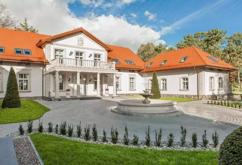 Hotelli Leśny Dwór