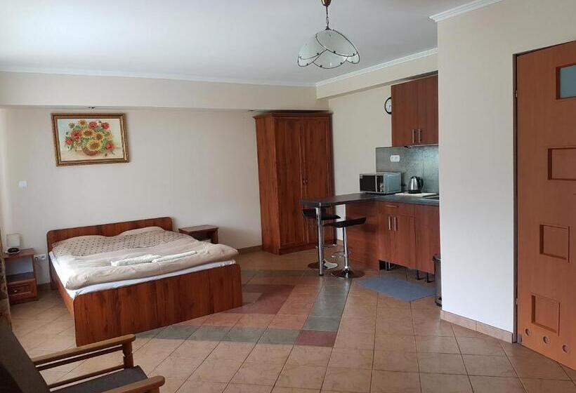 호텔 Noclegi Nad Jeziorem Myczkowieckim