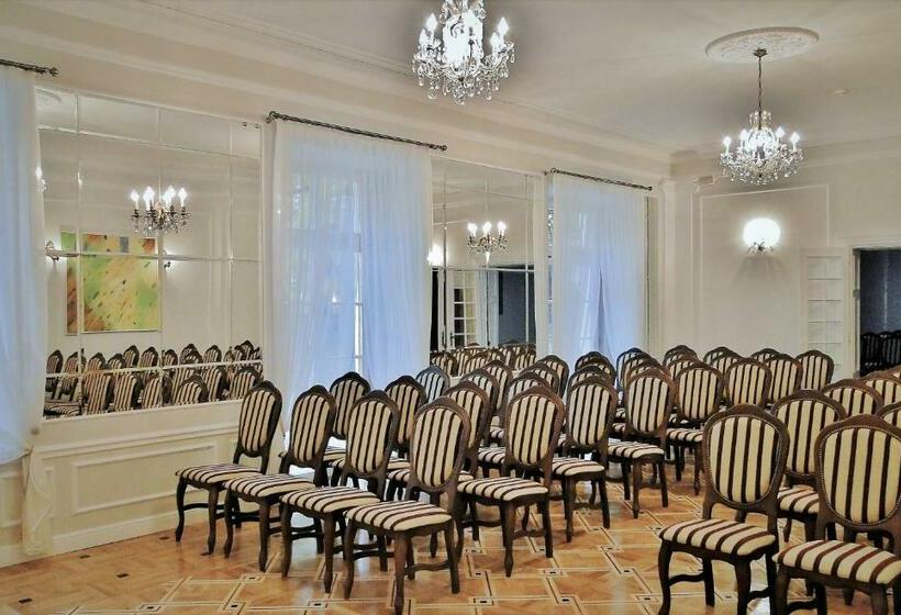 Hotel Pałac Kobylin