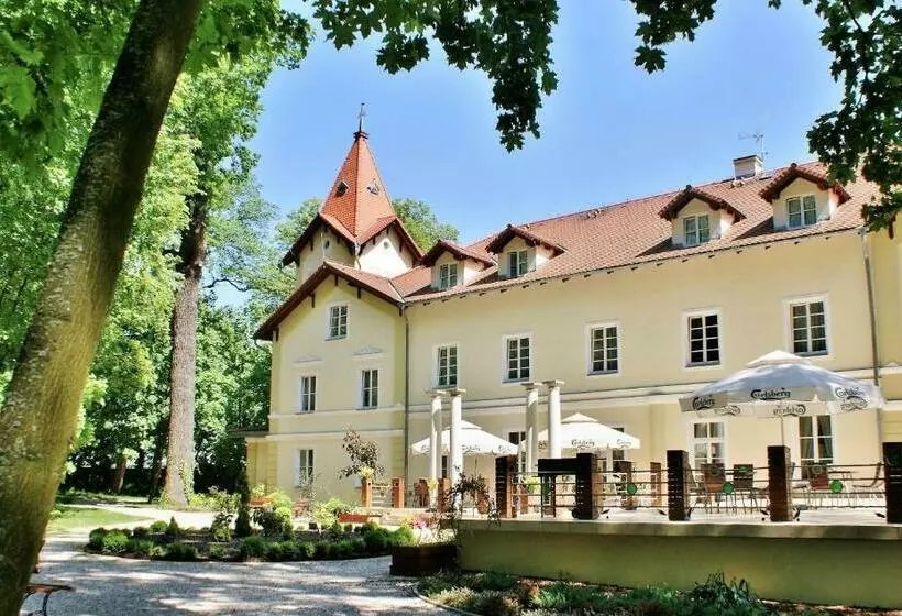 Hotelli Pałac Kobylin